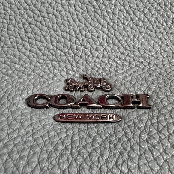 Pewter gray pebbled leather Coach - Picture 3 of 9